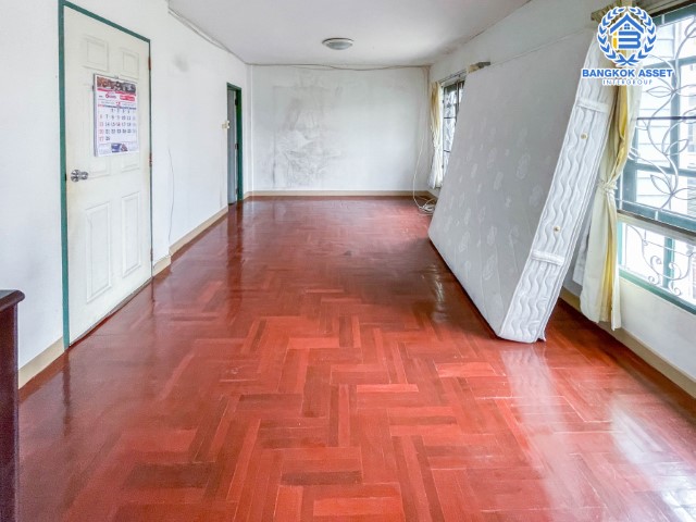 *****ทาวน์โฮมมือสองย่านปทุมธานี ม.ชมฟ้า วรางกูล รังสิต-คลอง2 #หลังมุม เนื้อที่กว้างขวางถึง 29.2 ตร.ว. ฟังก์ชัน 3 ห้องนอน 3 ห้องน้ำ 1 ที่จอดรถ บ้านราคาถูก ทำเลดี เชื่อมต่อถ.ลำลูกกา, ถ.รังสิต-องครักษ์ เดินทางสะดวก จองเลยวันนี้!